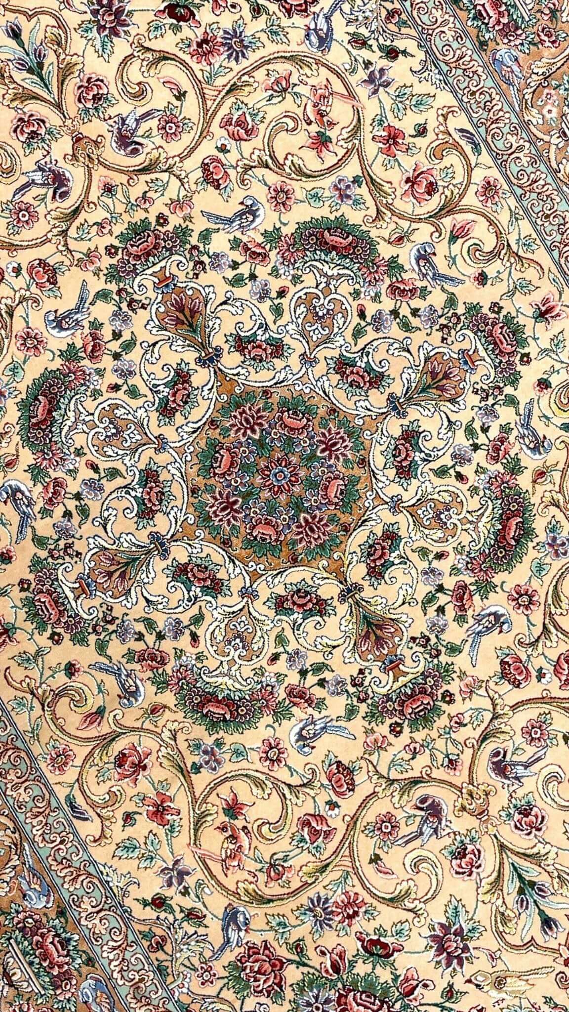 "Traditional Persian Isfahan Rug - 5.9x3.9 feet, Hand-knotted in Iran with Silk and Wool, Medallion Design"